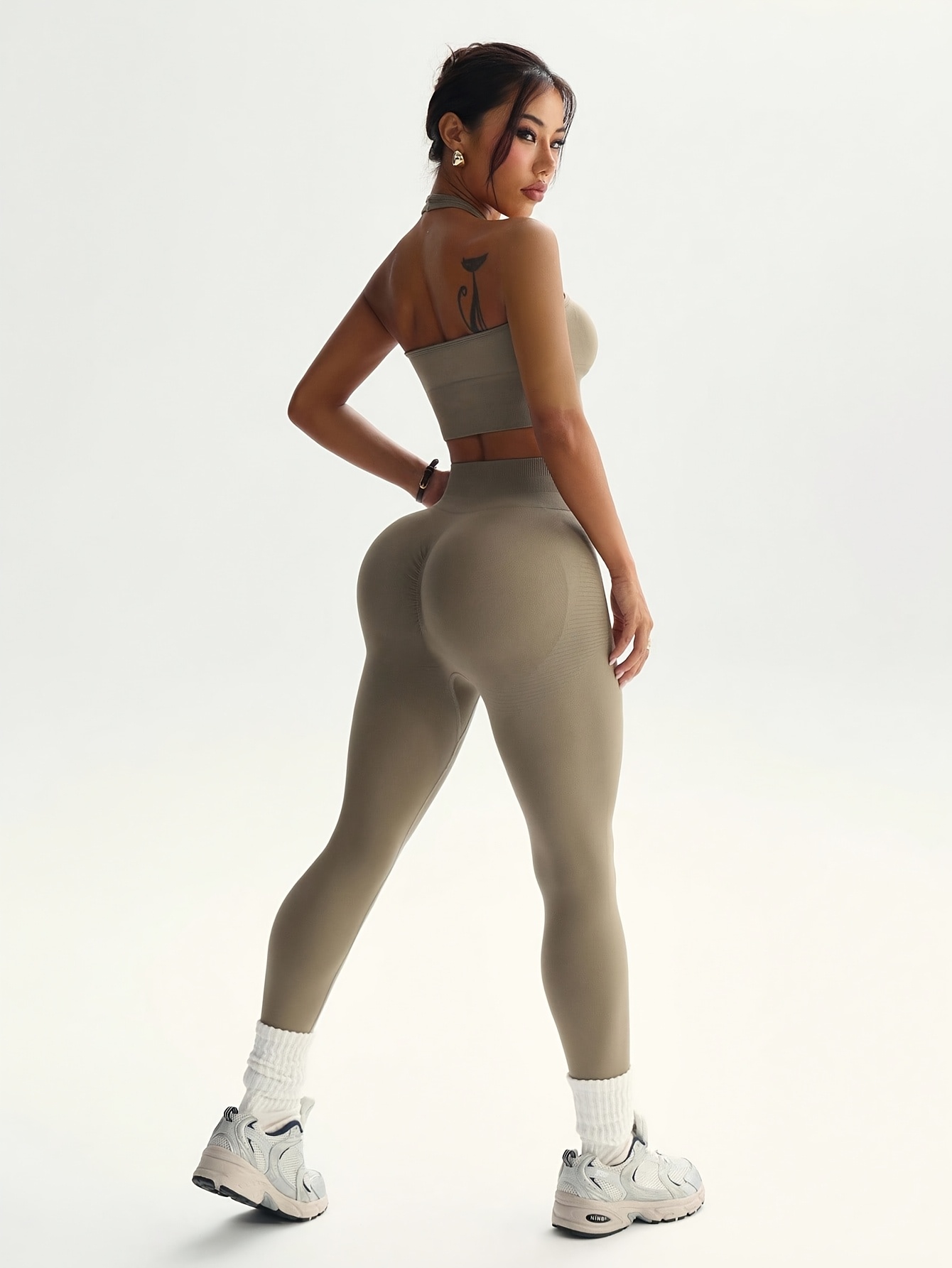 Conjunto de Roupas Esportivas  - Halter Neck Top avaliação e preço